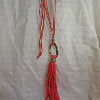 Adjustable T-Yarn necklace - Dark Pink