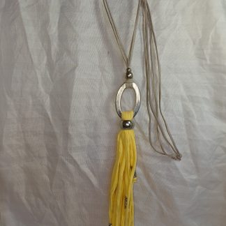 Adjustable T-Yarn necklace - Yellow