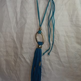 Adjustable T-Yarn necklace - Blue