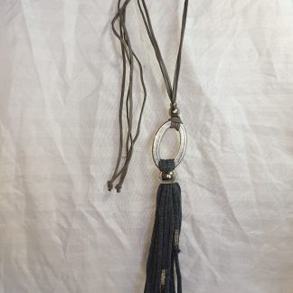 Adjustable T-Yarn necklace - Dark Grey