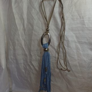 Adjustable T-Yarn necklace - Light Blue