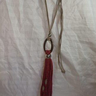Adjustable T-Yarn necklace - Maroon
